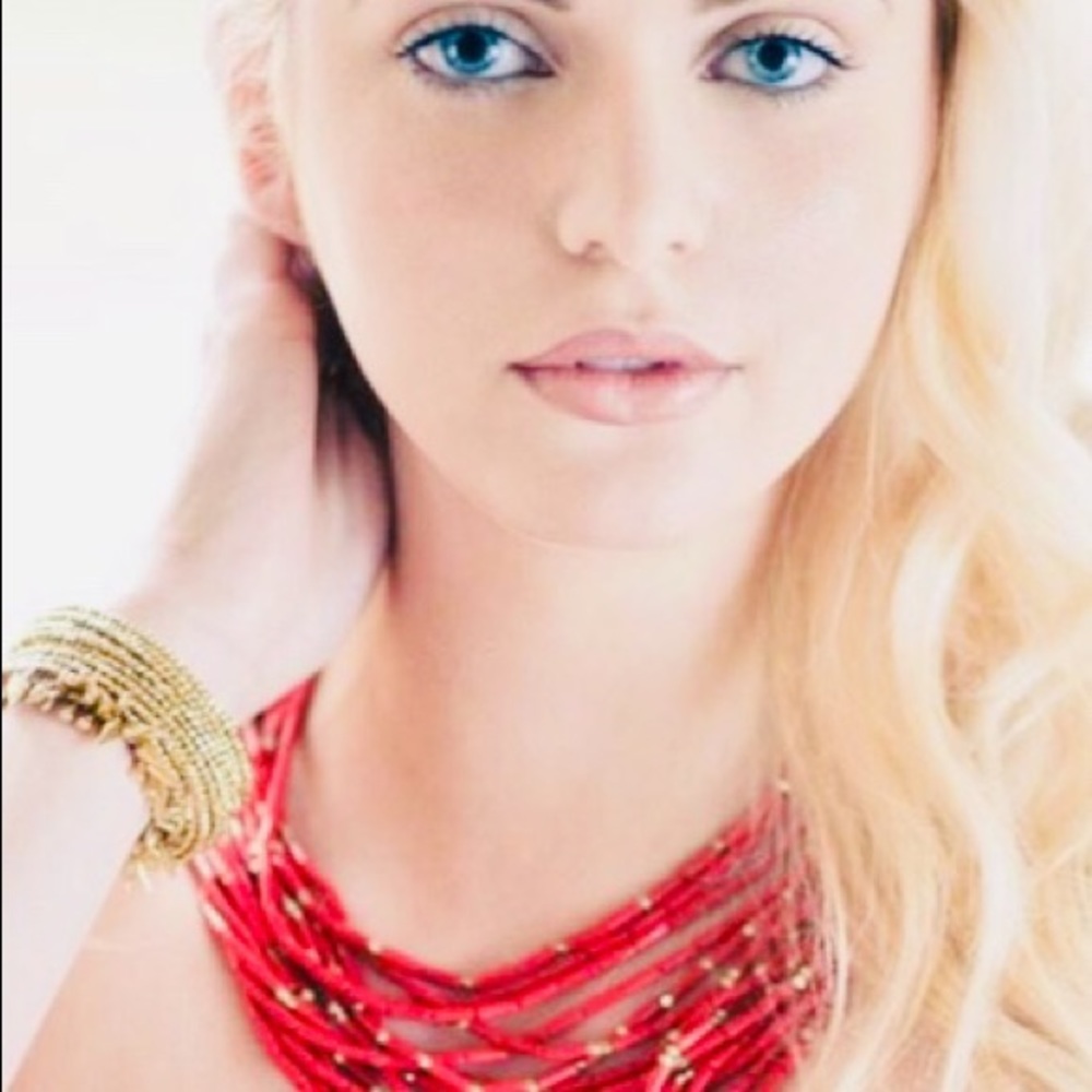 Stella & Dot | Retired Coral Red Hand-beaded Campari Statement Necklace - Picture 3 of 9